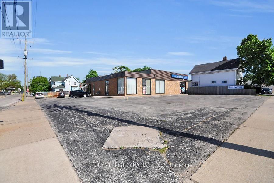 120 Vidal Street N, Sarnia, Ontario  N7T 5X5 - Photo 6 - X12827140