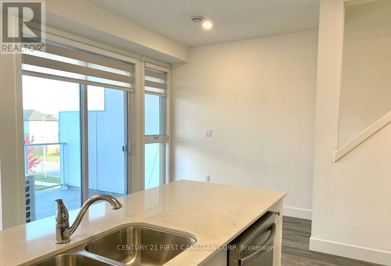 35 - 234 Edgevalley Road, London East, Ontario  N5V 0E3 - Photo 10 - X12827148