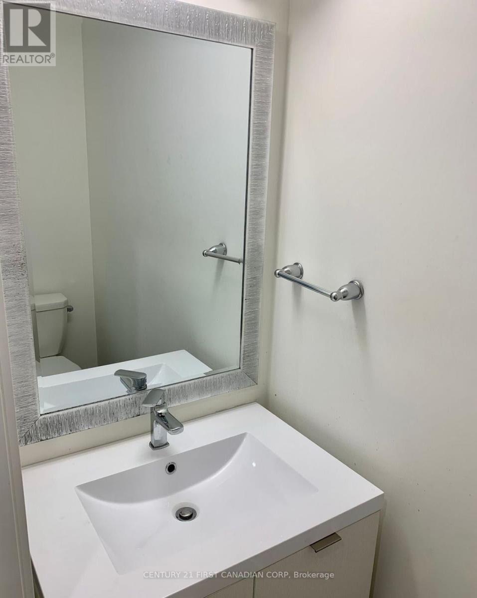 35 - 234 Edgevalley Road, London East, Ontario  N5V 0E3 - Photo 13 - X12827148