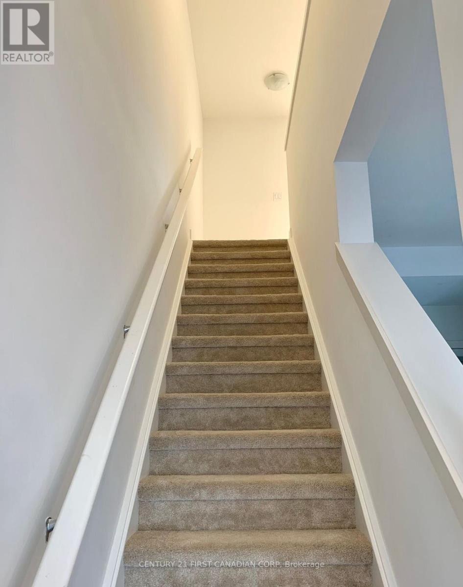 35 - 234 Edgevalley Road, London East, Ontario  N5V 0E3 - Photo 17 - X12827148