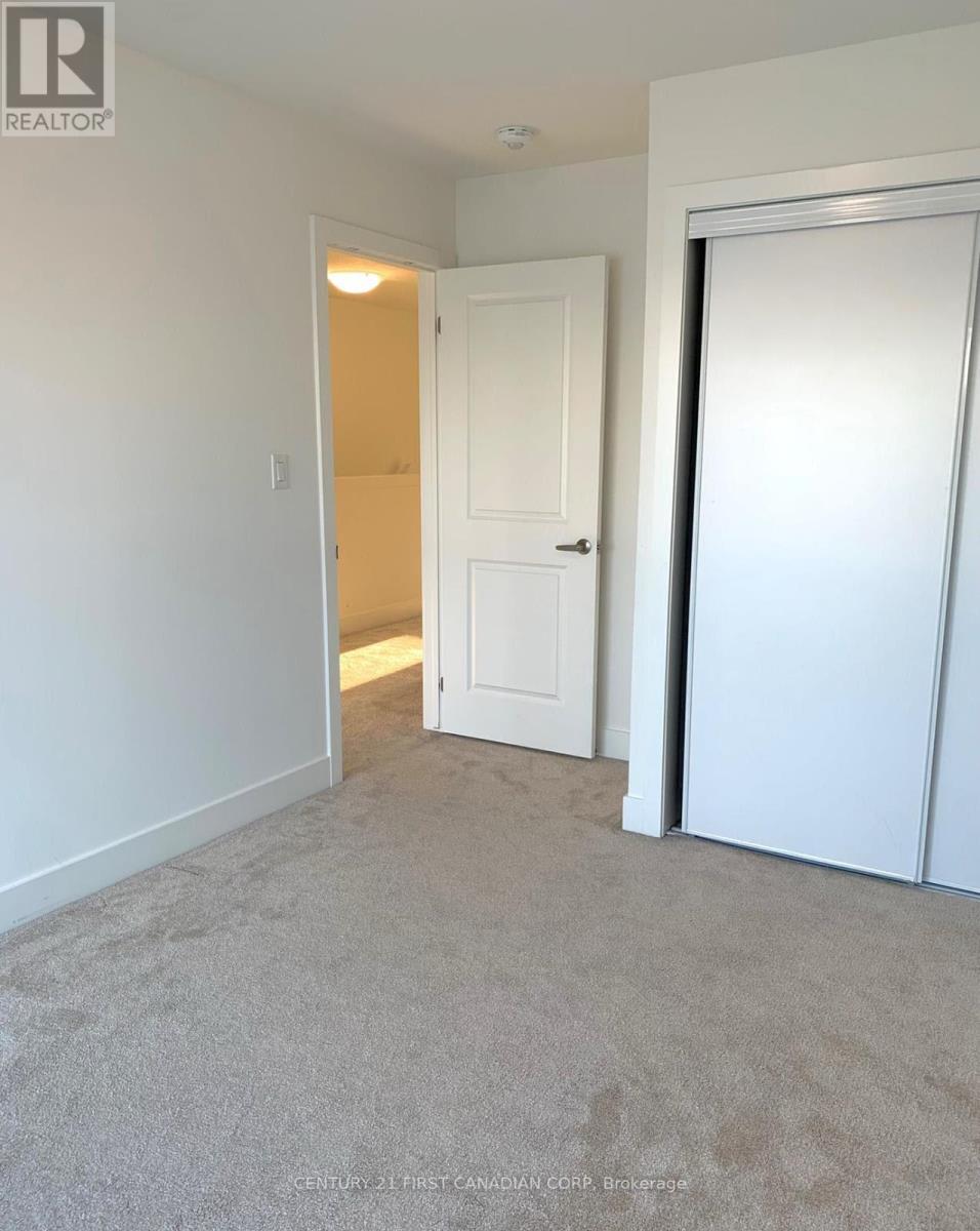 35 - 234 Edgevalley Road, London East, Ontario  N5V 0E3 - Photo 27 - X12827148