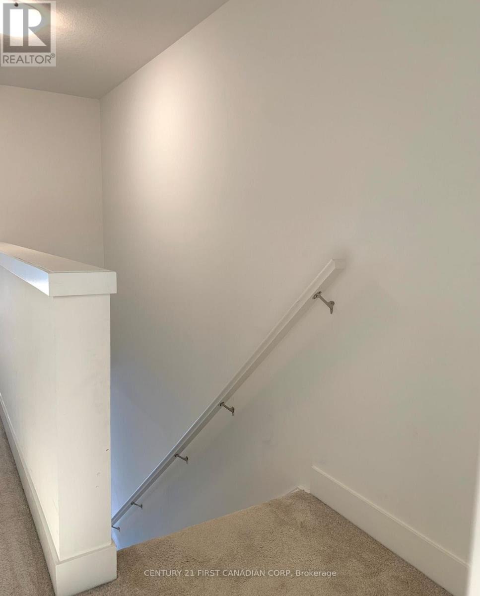 35 - 234 Edgevalley Road, London East, Ontario  N5V 0E3 - Photo 28 - X12827148