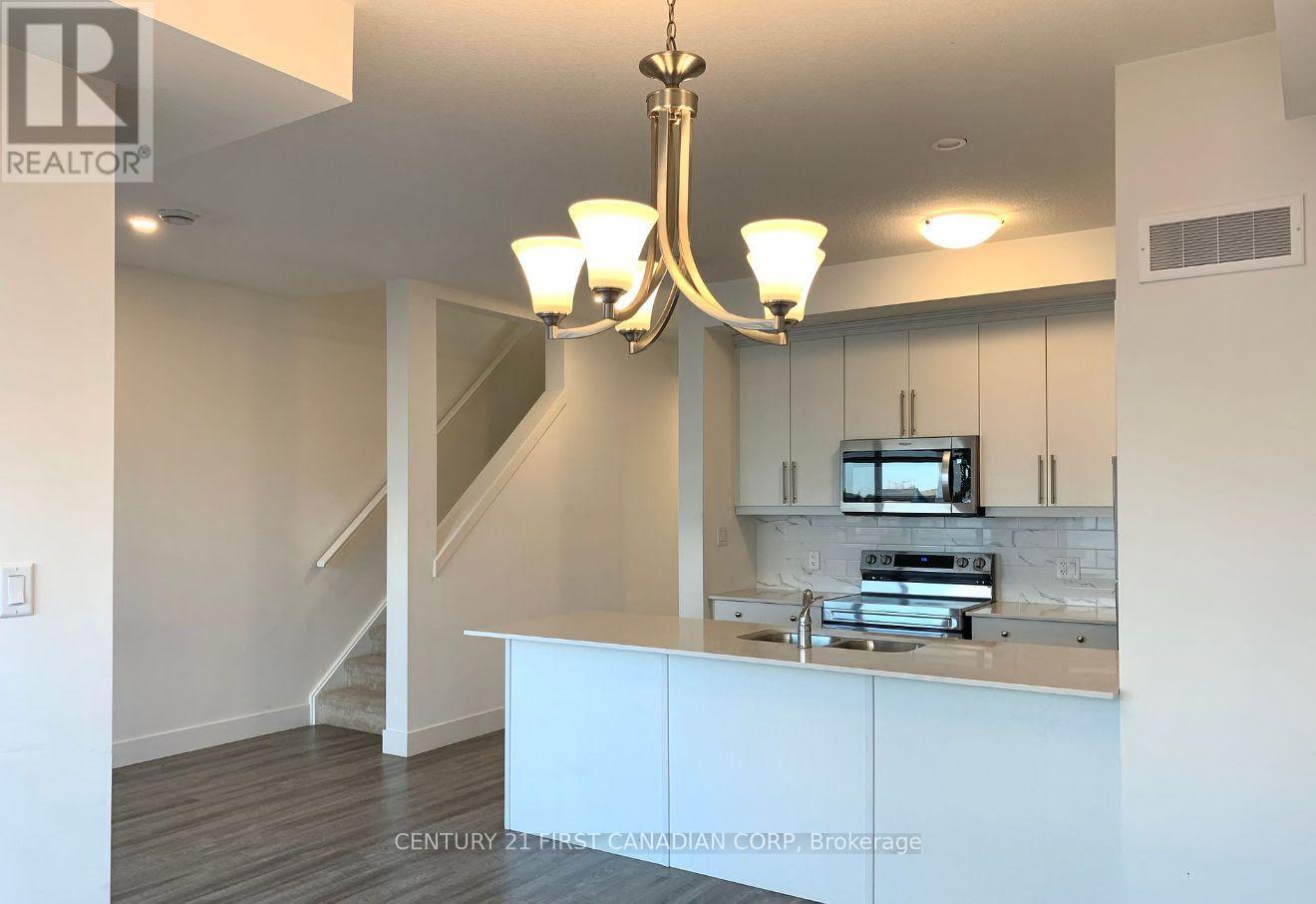 35 - 234 Edgevalley Road, London East, Ontario  N5V 0E3 - Photo 8 - X12827148