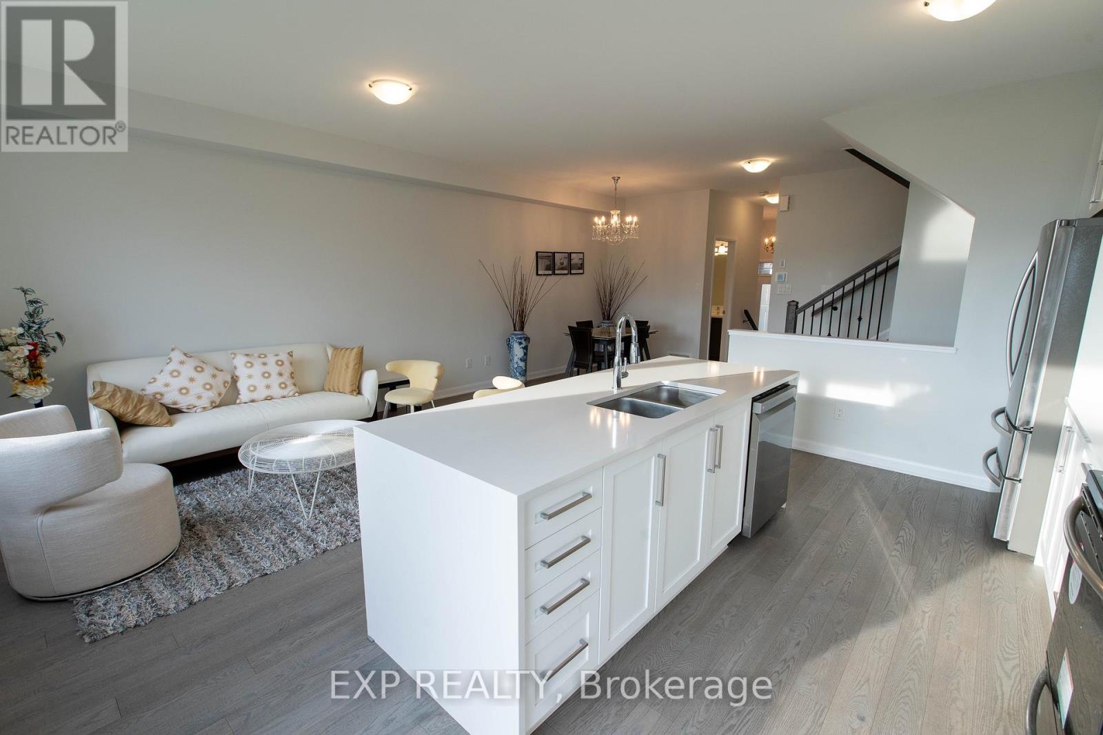 148 Namaste Walk, Ottawa, Ontario  K2J 6Z4 - Photo 6 - X12826930