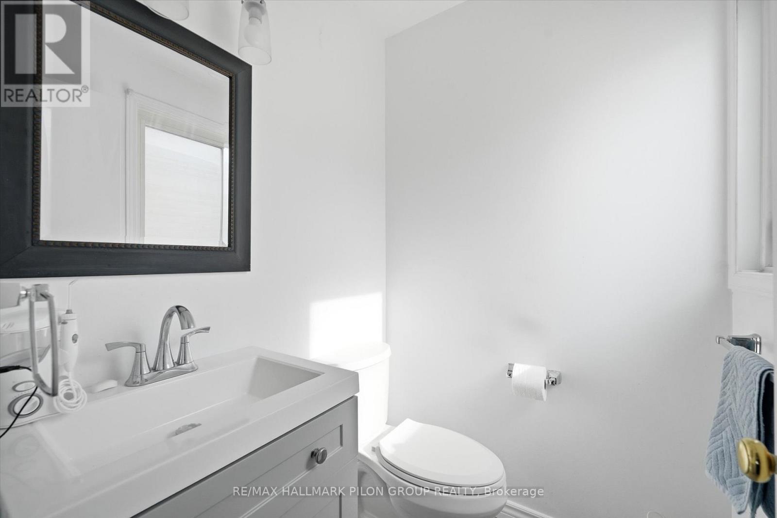 284 Mceachern Crescent, Ottawa, Ontario  K1E 3K3 - Photo 16 - X12827066