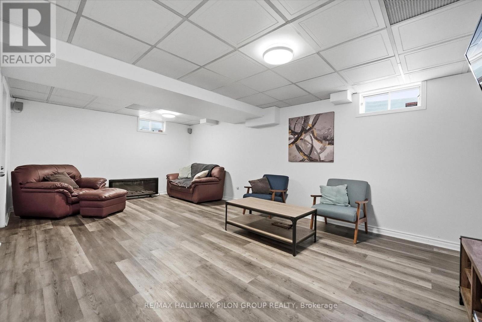 284 Mceachern Crescent, Ottawa, Ontario  K1E 3K3 - Photo 20 - X12827066