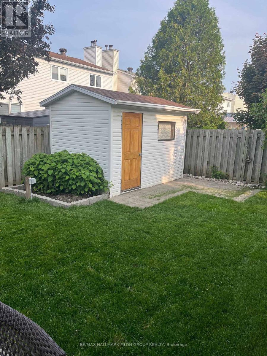 284 Mceachern Crescent, Ottawa, Ontario  K1E 3K3 - Photo 24 - X12827066