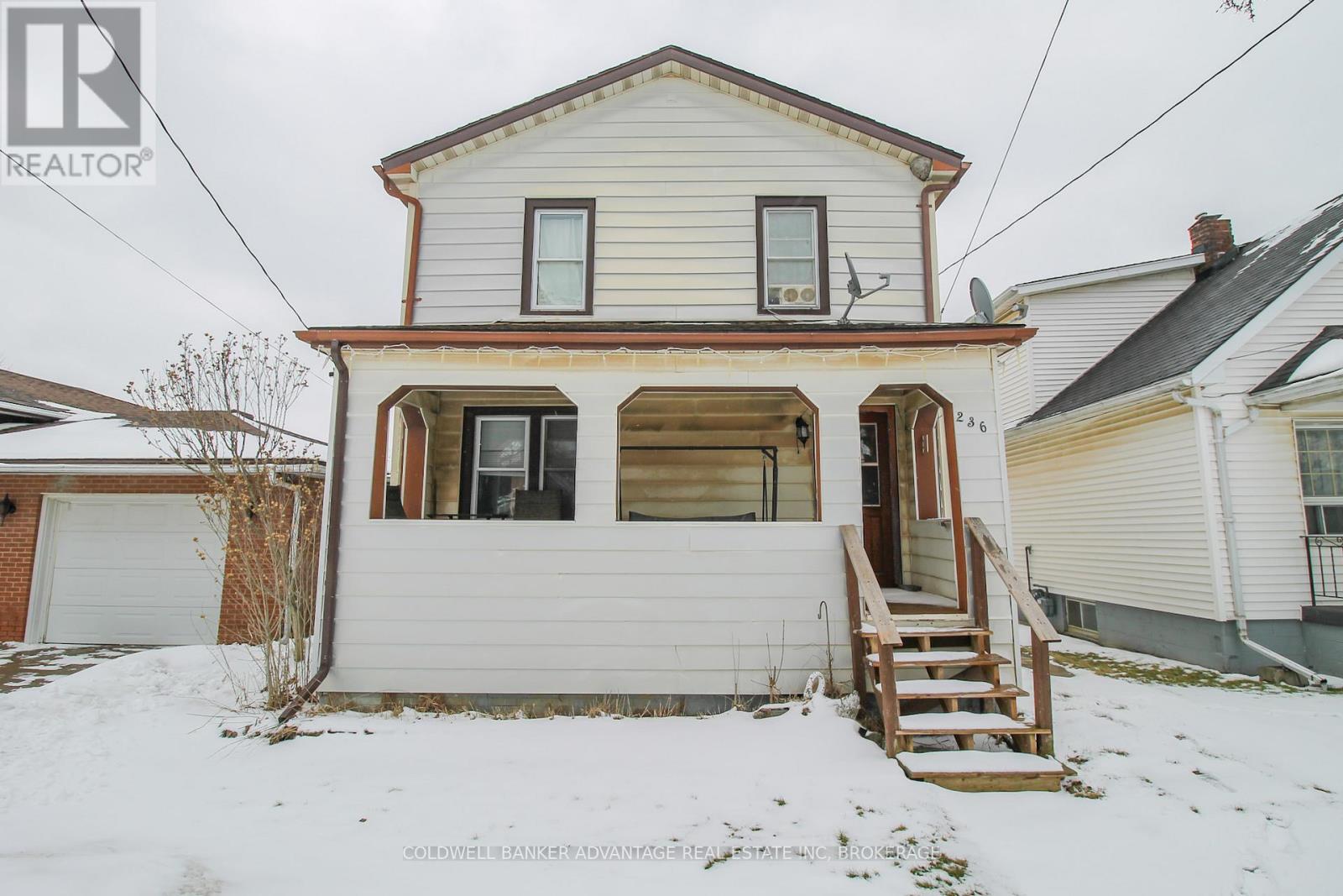236 Wallace Avenue S, Welland (Lincoln/crowland), Ontario  L3B 1R6 - Photo 2 - X12826934
