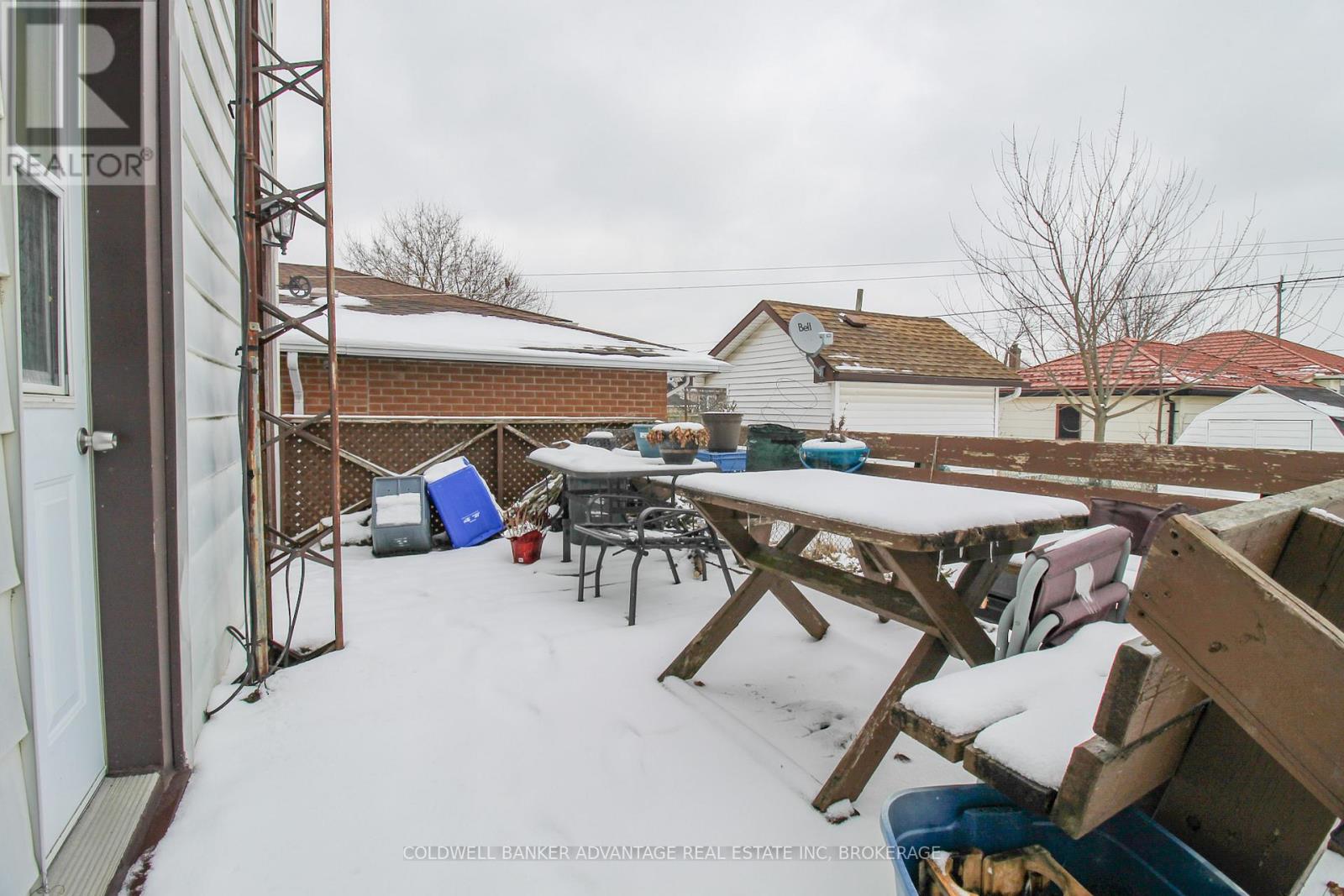 236 Wallace Avenue S, Welland (Lincoln/crowland), Ontario  L3B 1R6 - Photo 8 - X12826934