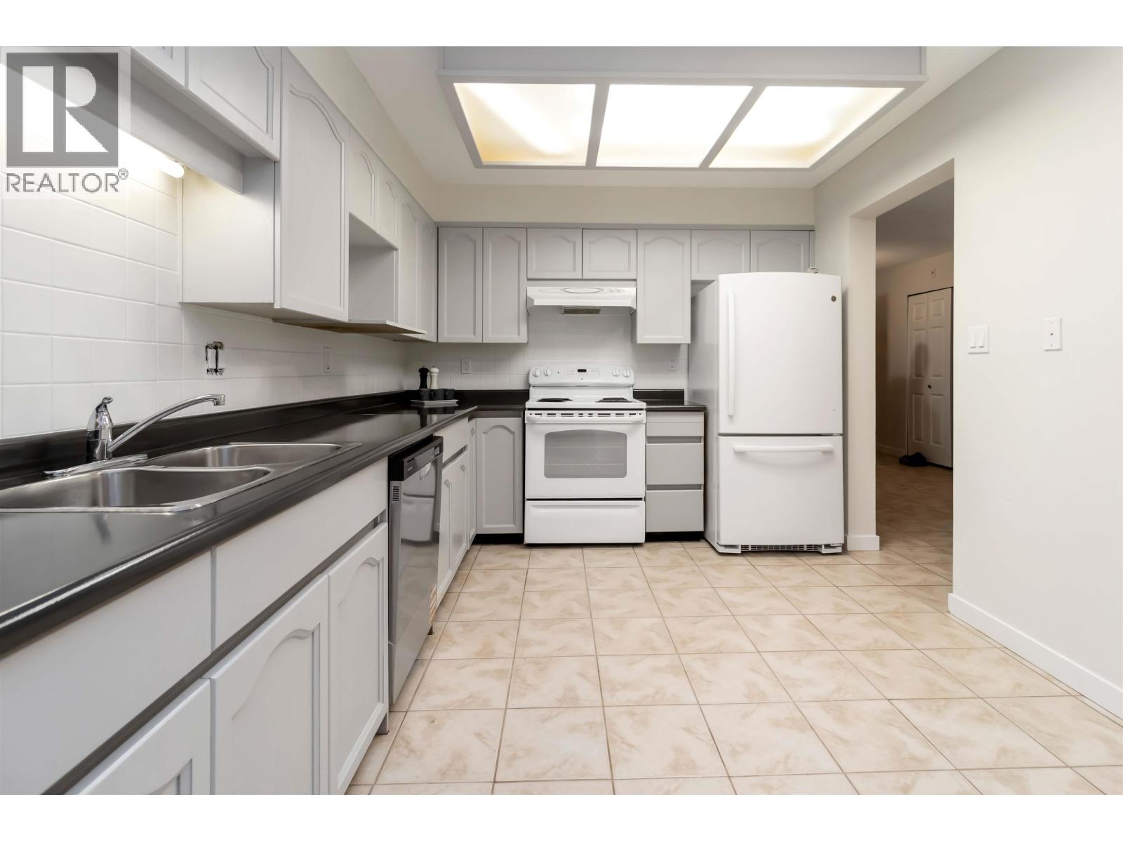 102 1230 Quayside Drive, New Westminster, British Columbia  V3M 6H1 - Photo 8 - R3053772