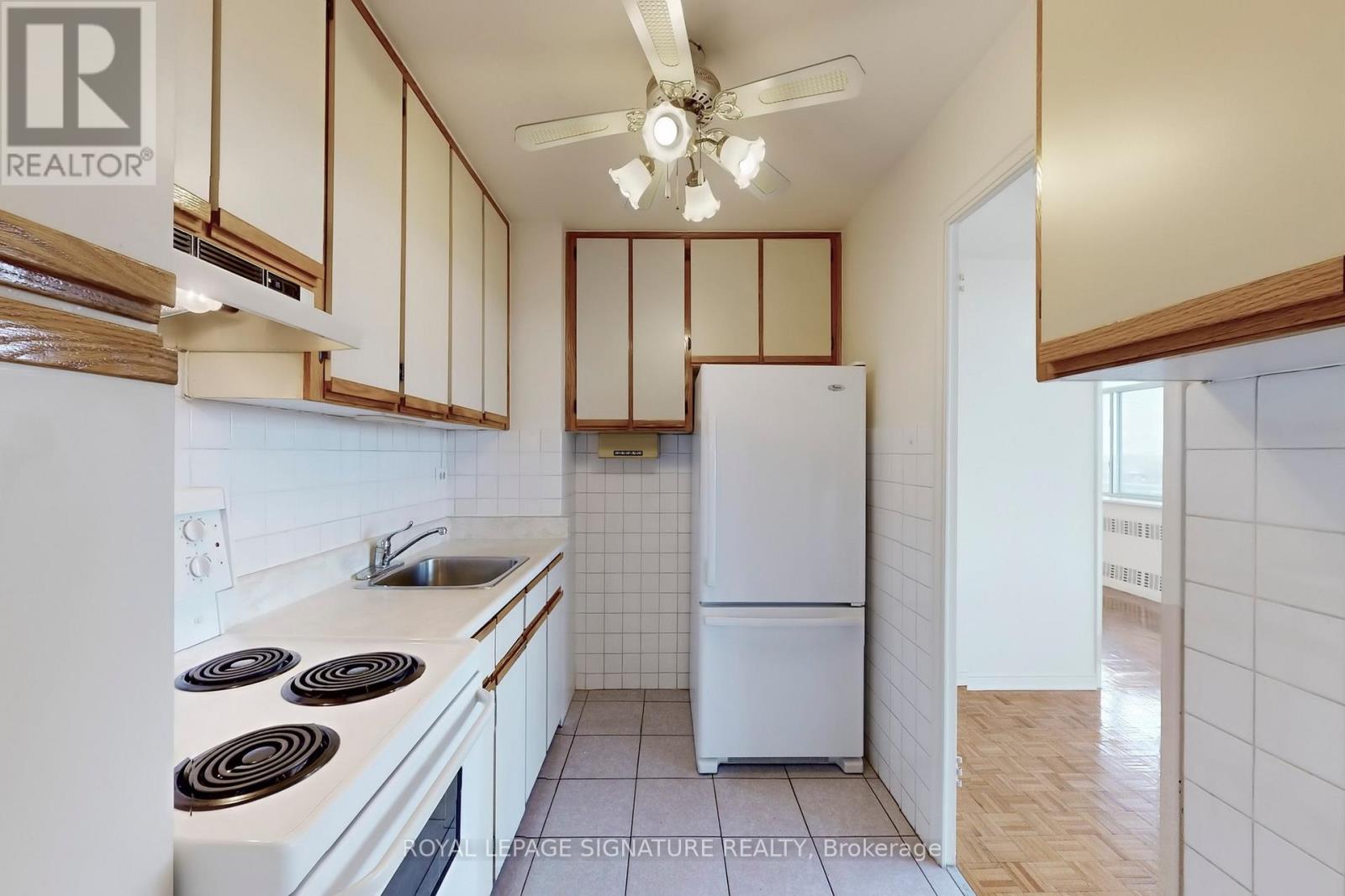 814 - 580 Christie Street, Toronto (Wychwood), Ontario  M6G 3E3 - Photo 13 - C12827012