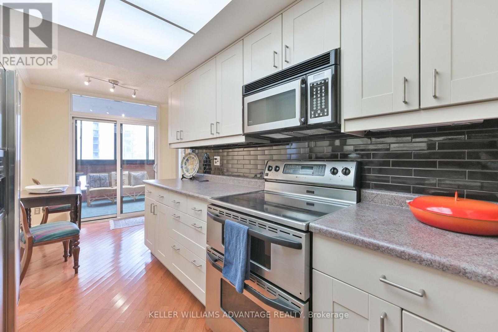 803 - 55 Wellesley Street E, Toronto (Church-Yonge Corridor), Ontario  M4Y 2T6 - Photo 6 - C12827040