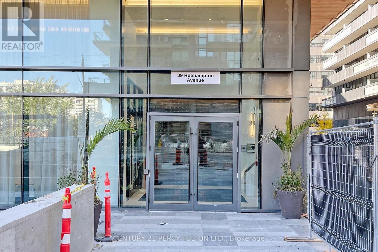 2409 - 39 Roehampton Avenue, Toronto, Ontario  M4P 1P9 - Photo 2 - C12827050