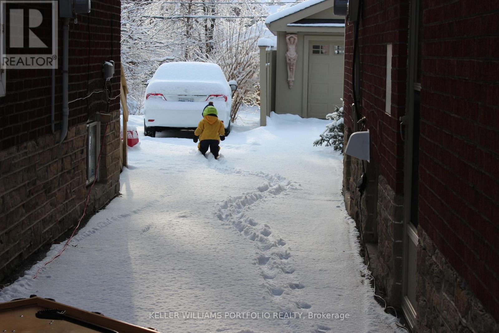 145 Glengrove Avenue W, Toronto, Ontario  M4R 1P1 - Photo 3 - C12827106