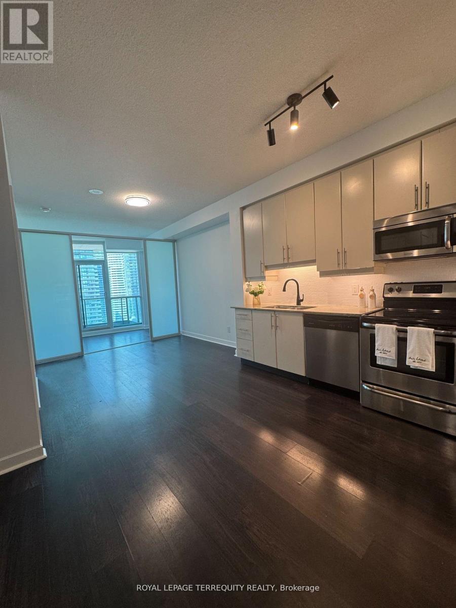 2313 - 33 Bay Street, Toronto (Waterfront Communities), Ontario  M5J 2Z3 - Photo 6 - C12827130