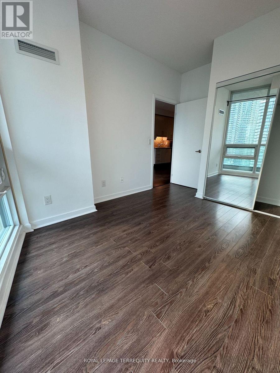 2313 - 33 Bay Street, Toronto (Waterfront Communities), Ontario  M5J 2Z3 - Photo 8 - C12827130