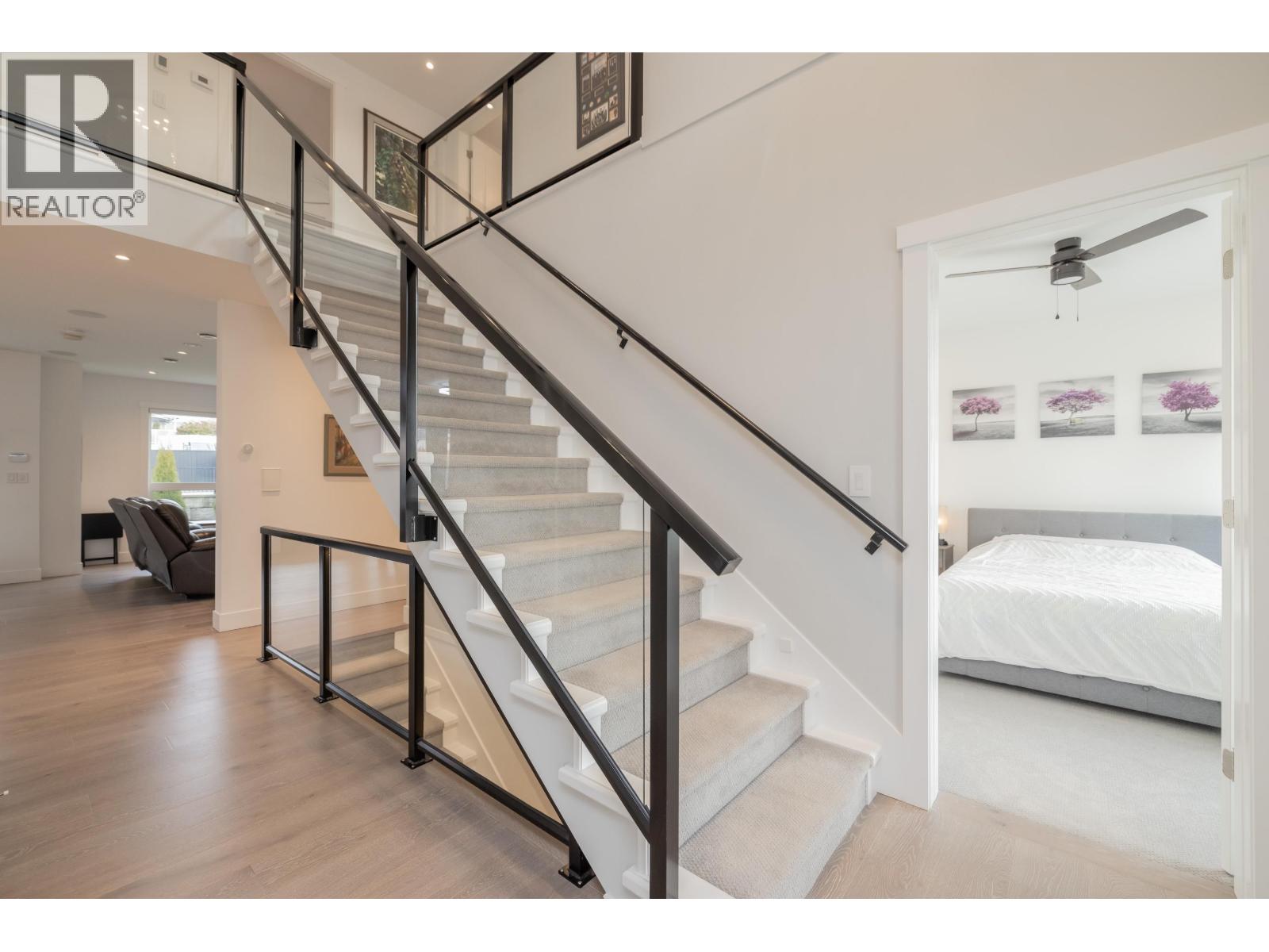 7139 Paulus Crescent, Burnaby, British Columbia  V5A 1P4 - Photo 3 - R3094101