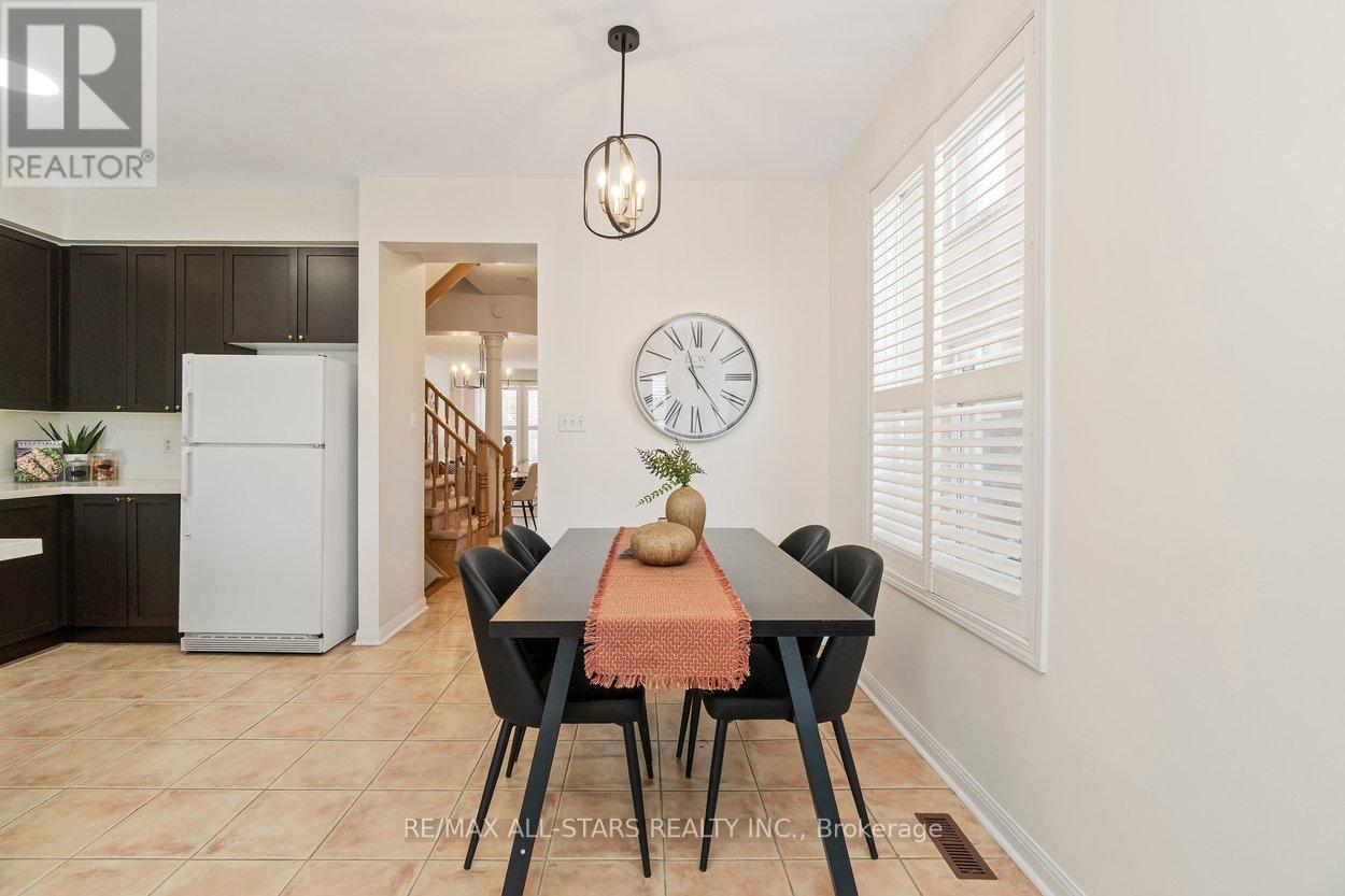 33 Christian Reesor Park Avenue, Markham, Ontario  L6B 1B6 - Photo 18 - N12827144