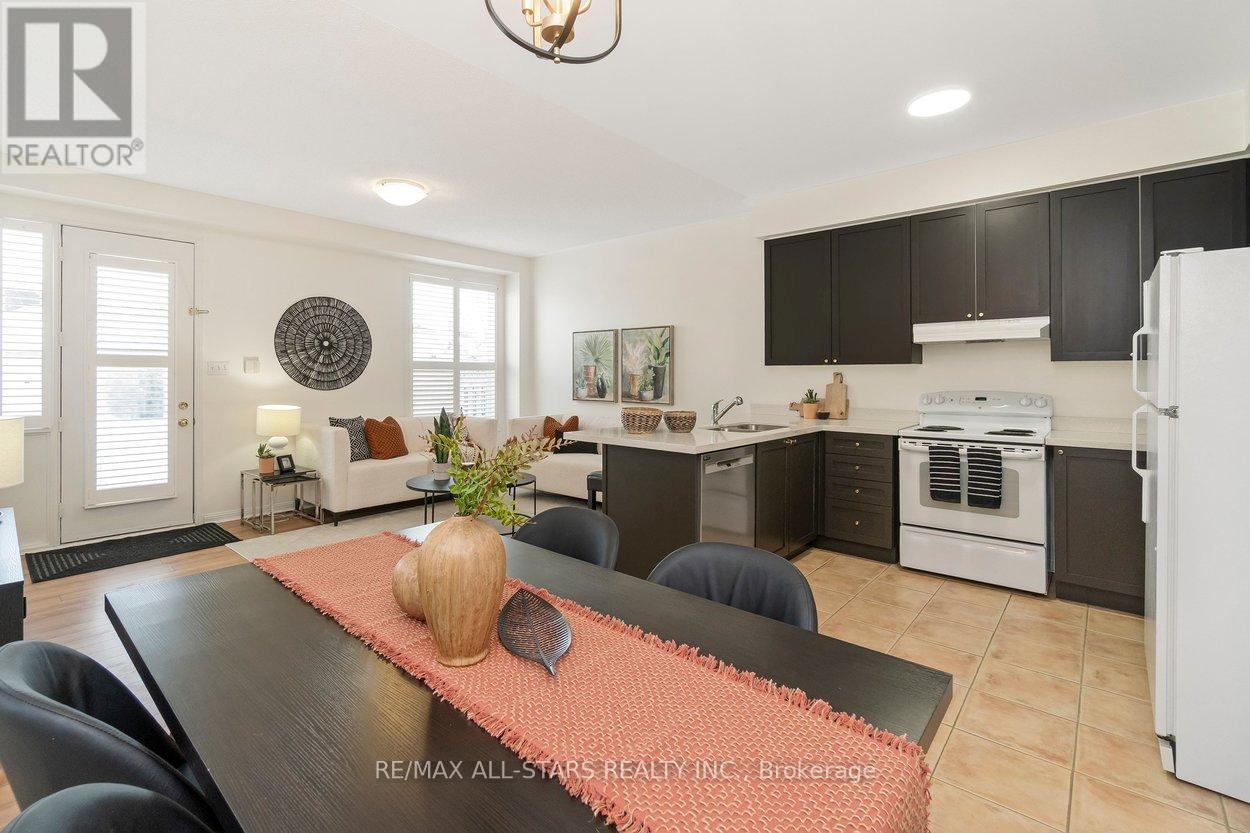 33 Christian Reesor Park Avenue, Markham, Ontario  L6B 1B6 - Photo 21 - N12827144