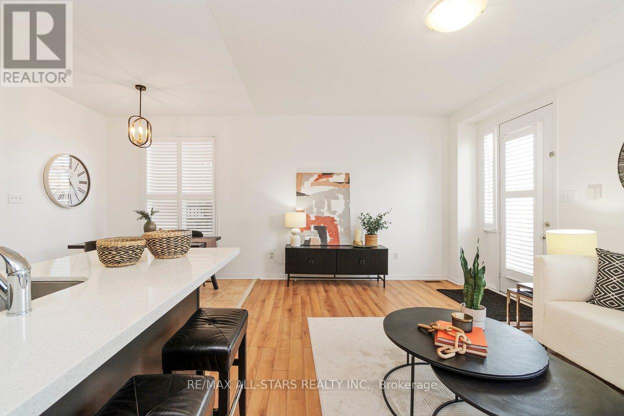 33 Christian Reesor Park Avenue, Markham, Ontario  L6B 1B6 - Photo 26 - N12827144