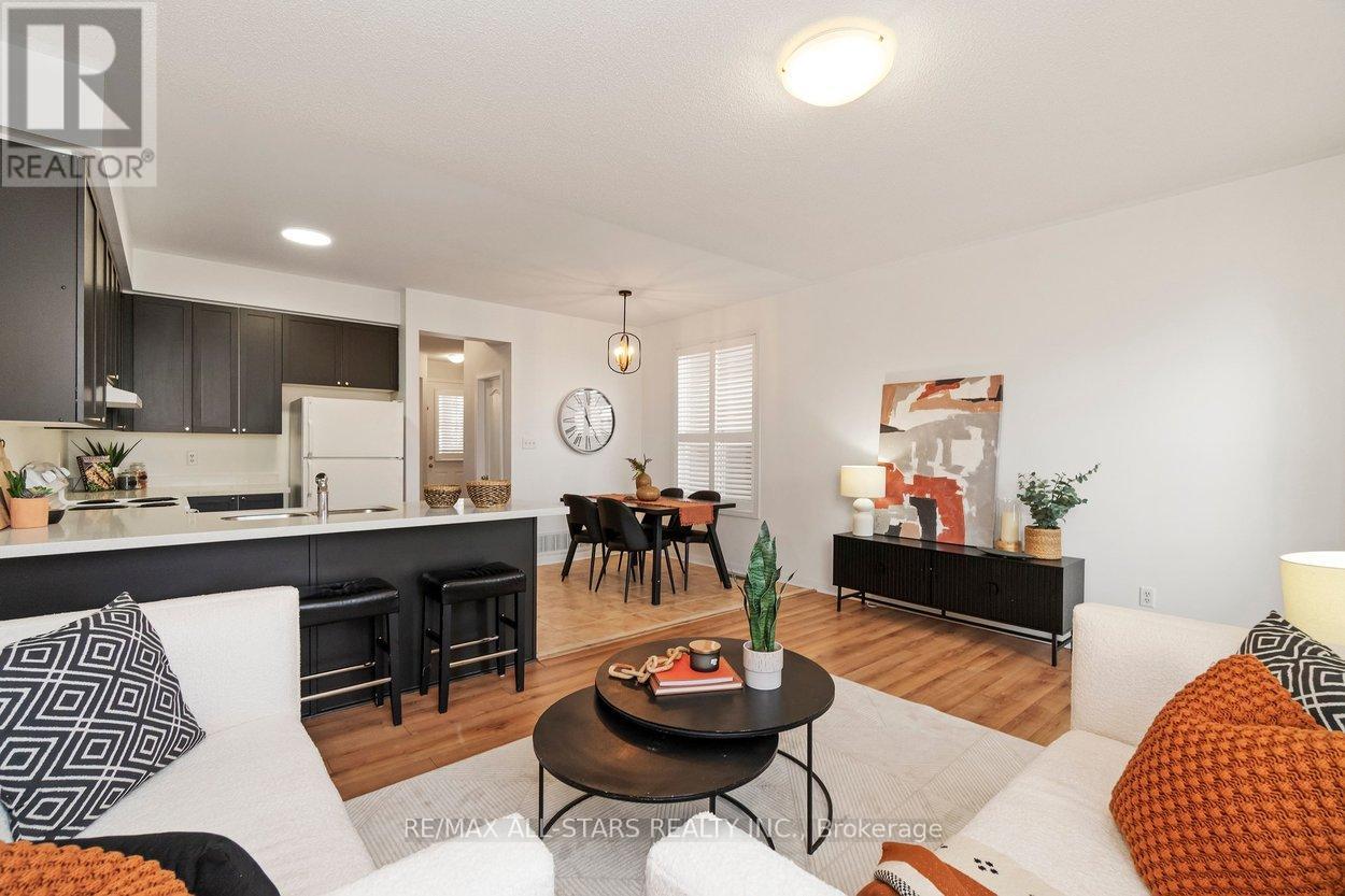 33 Christian Reesor Park Avenue, Markham, Ontario  L6B 1B6 - Photo 27 - N12827144