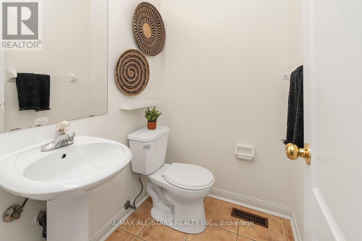 33 Christian Reesor Park Avenue, Markham, Ontario  L6B 1B6 - Photo 29 - N12827144