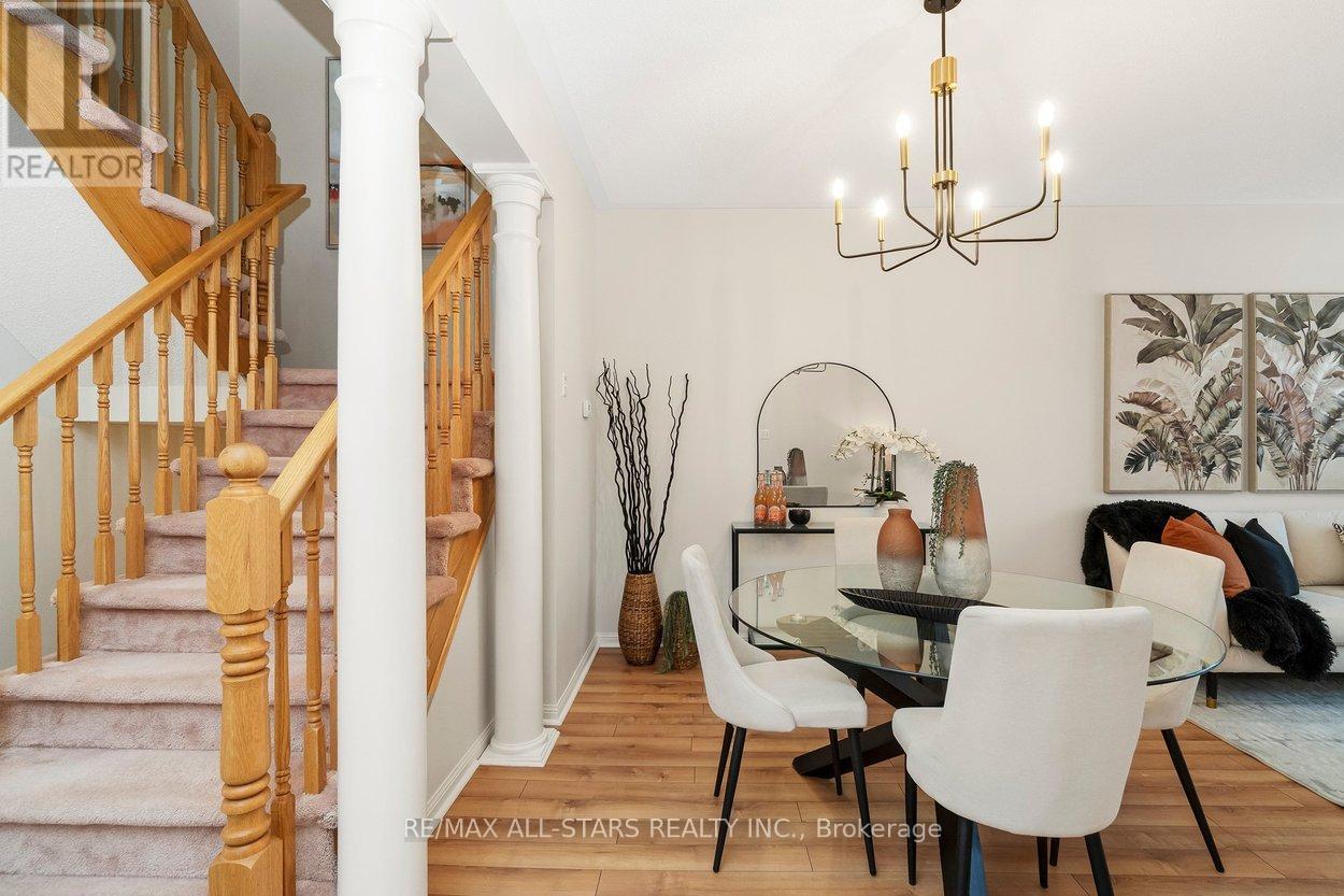 33 Christian Reesor Park Avenue, Markham, Ontario  L6B 1B6 - Photo 3 - N12827144