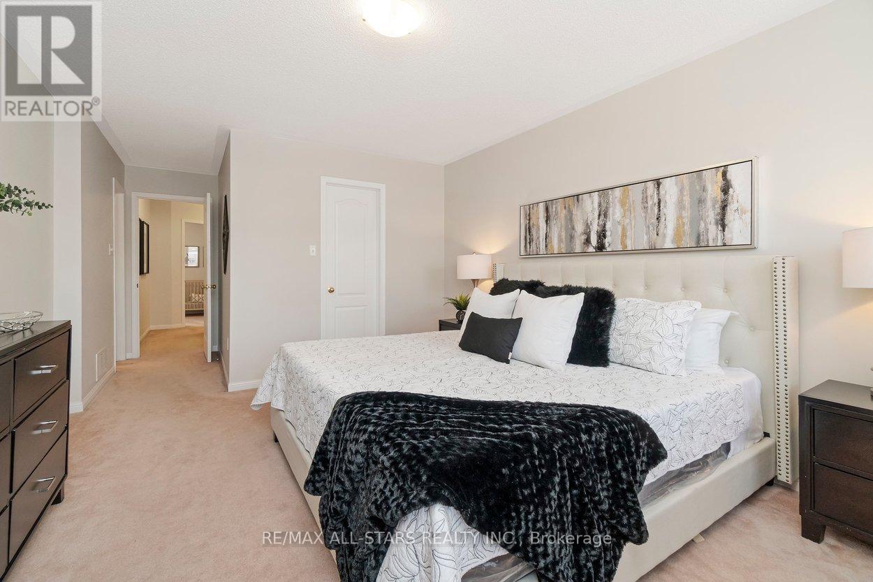 33 Christian Reesor Park Avenue, Markham, Ontario  L6B 1B6 - Photo 32 - N12827144