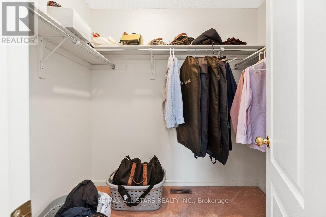 33 Christian Reesor Park Avenue, Markham, Ontario  L6B 1B6 - Photo 34 - N12827144