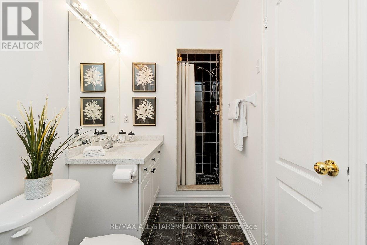 33 Christian Reesor Park Avenue, Markham, Ontario  L6B 1B6 - Photo 37 - N12827144