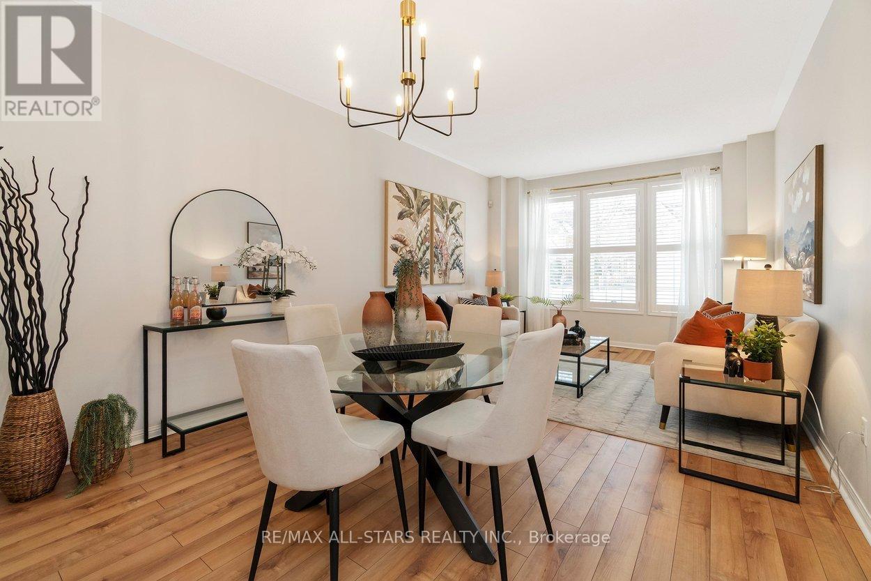 33 Christian Reesor Park Avenue, Markham, Ontario  L6B 1B6 - Photo 4 - N12827144