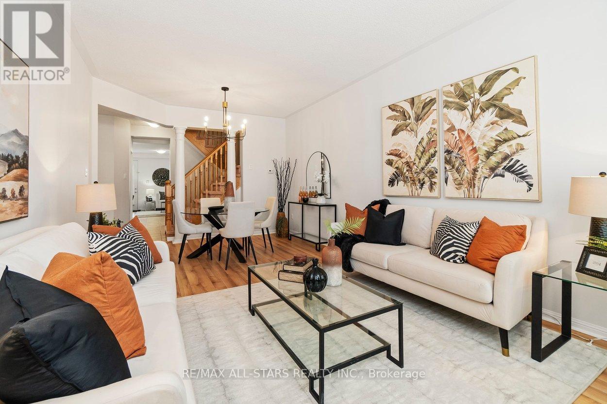 33 Christian Reesor Park Avenue, Markham, Ontario  L6B 1B6 - Photo 8 - N12827144