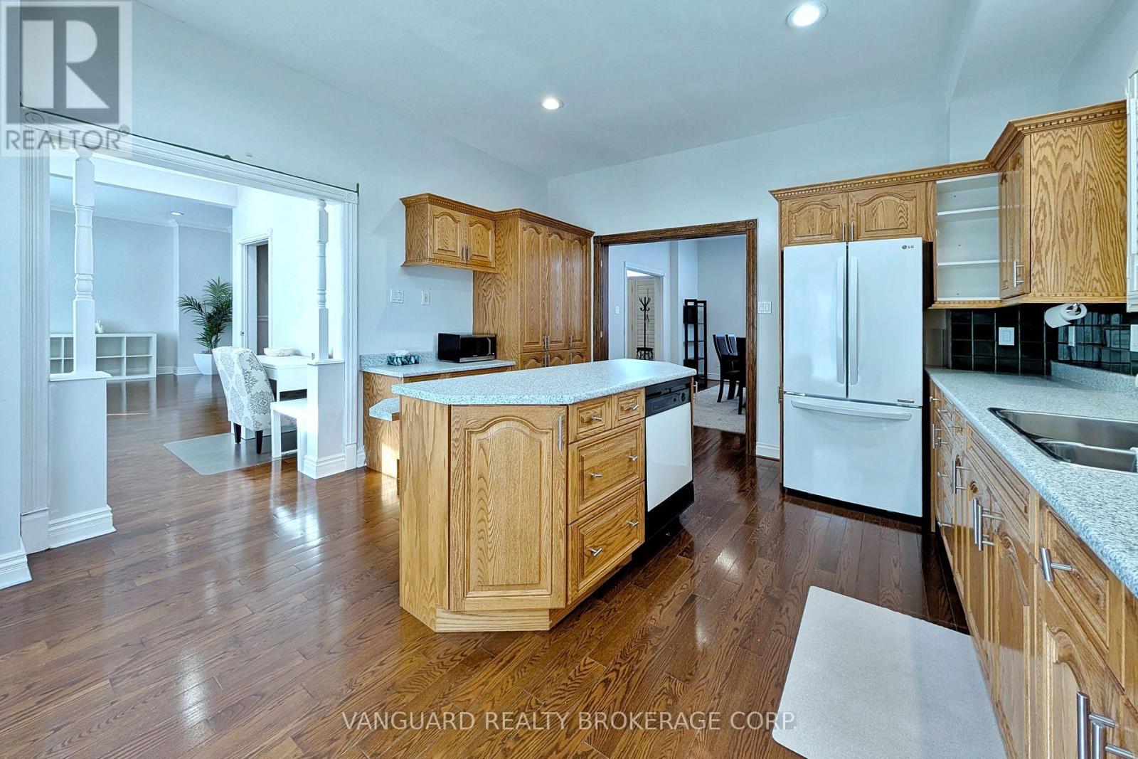 41 Cooperage Crescent, Richmond Hill, Ontario  L4C 9M2 - Photo 15 - N12827150