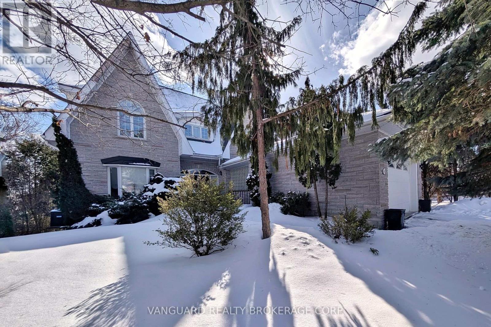 41 Cooperage Crescent, Richmond Hill, Ontario  L4C 9M2 - Photo 3 - N12827150