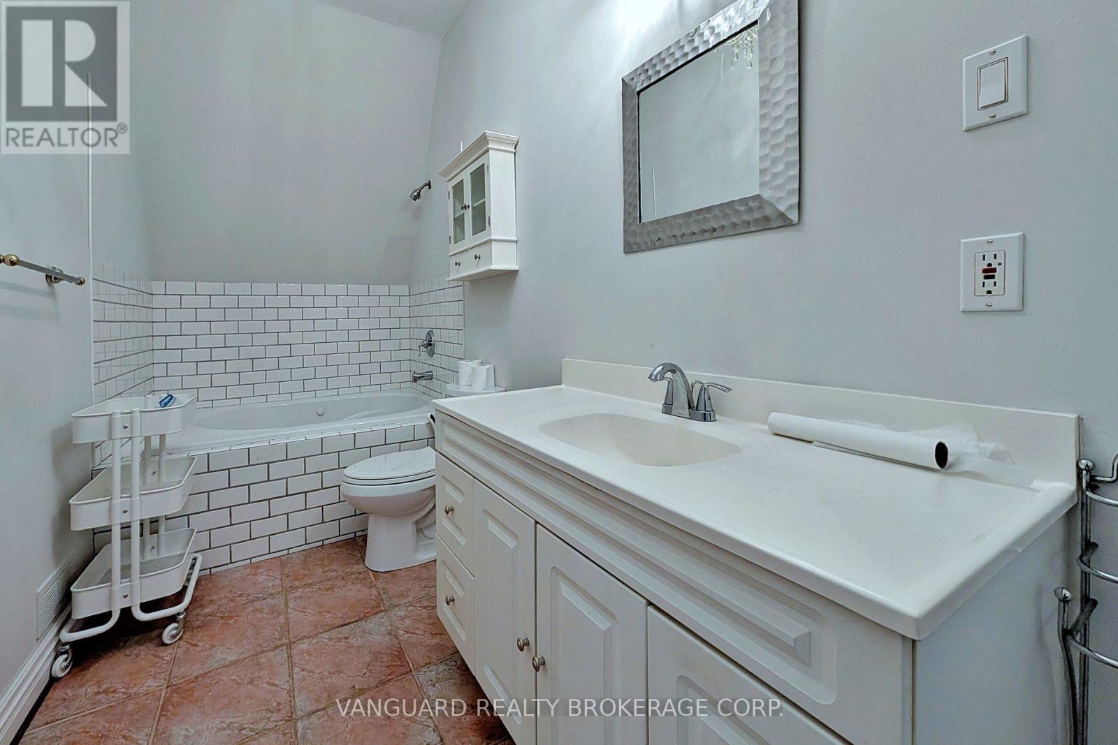 41 Cooperage Crescent, Richmond Hill, Ontario  L4C 9M2 - Photo 37 - N12827150