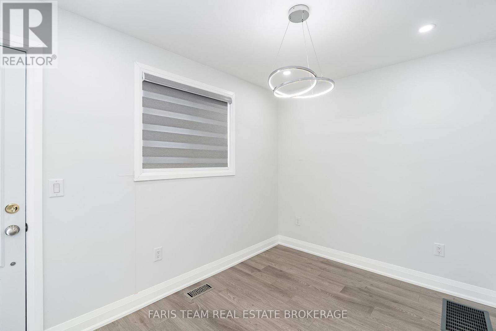 66 Peacock Lane, Barrie, Ontario  L4N 3R9 - Photo 10 - S12827024