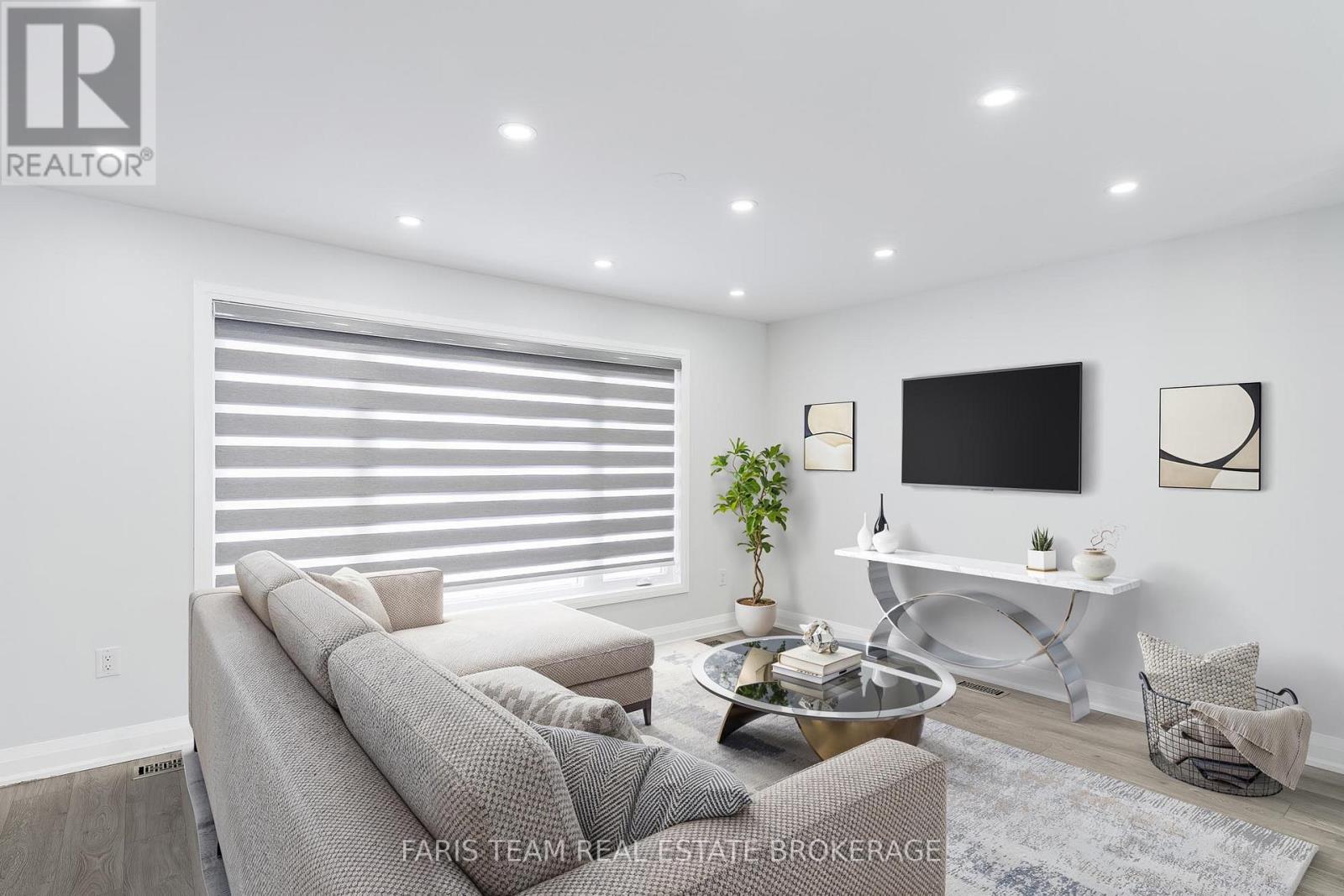 66 Peacock Lane, Barrie, Ontario  L4N 3R9 - Photo 12 - S12827024