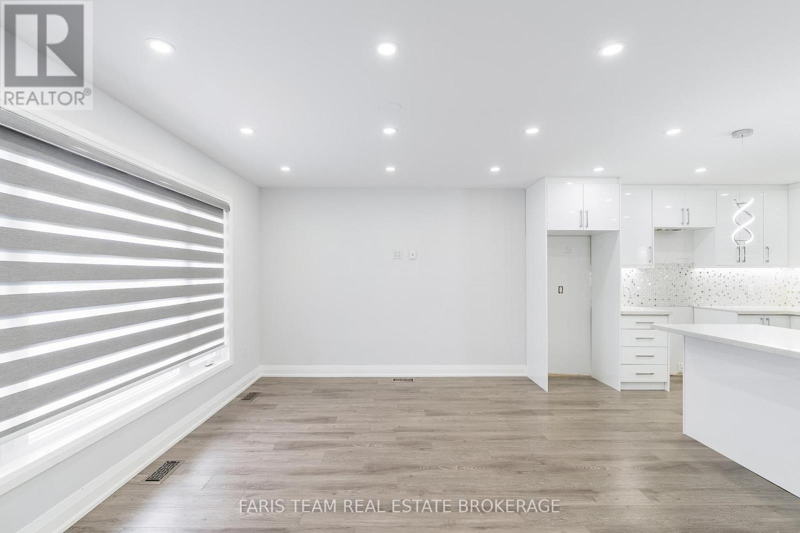 66 Peacock Lane, Barrie, Ontario  L4N 3R9 - Photo 13 - S12827024