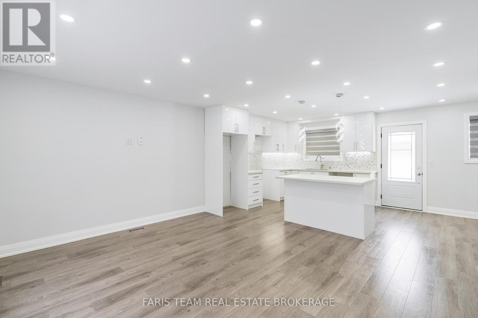 66 Peacock Lane, Barrie, Ontario  L4N 3R9 - Photo 14 - S12827024