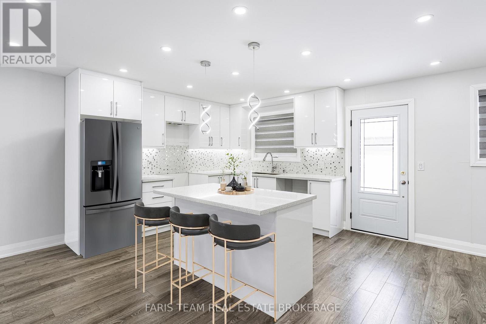 66 Peacock Lane, Barrie, Ontario  L4N 3R9 - Photo 5 - S12827024