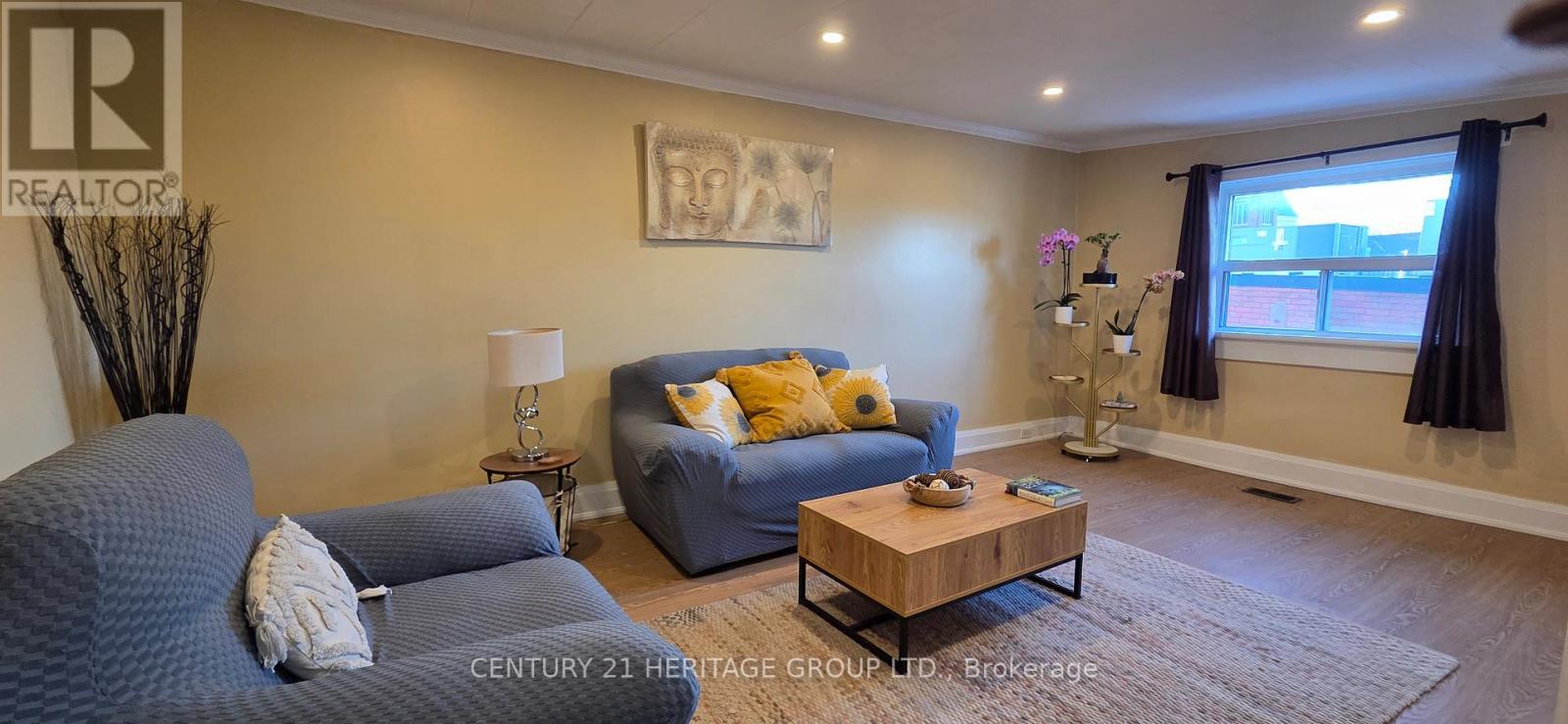 6 - 201 Main Street S, Newmarket, Ontario  L3Y 3Y9 - Photo 2 - N12782398