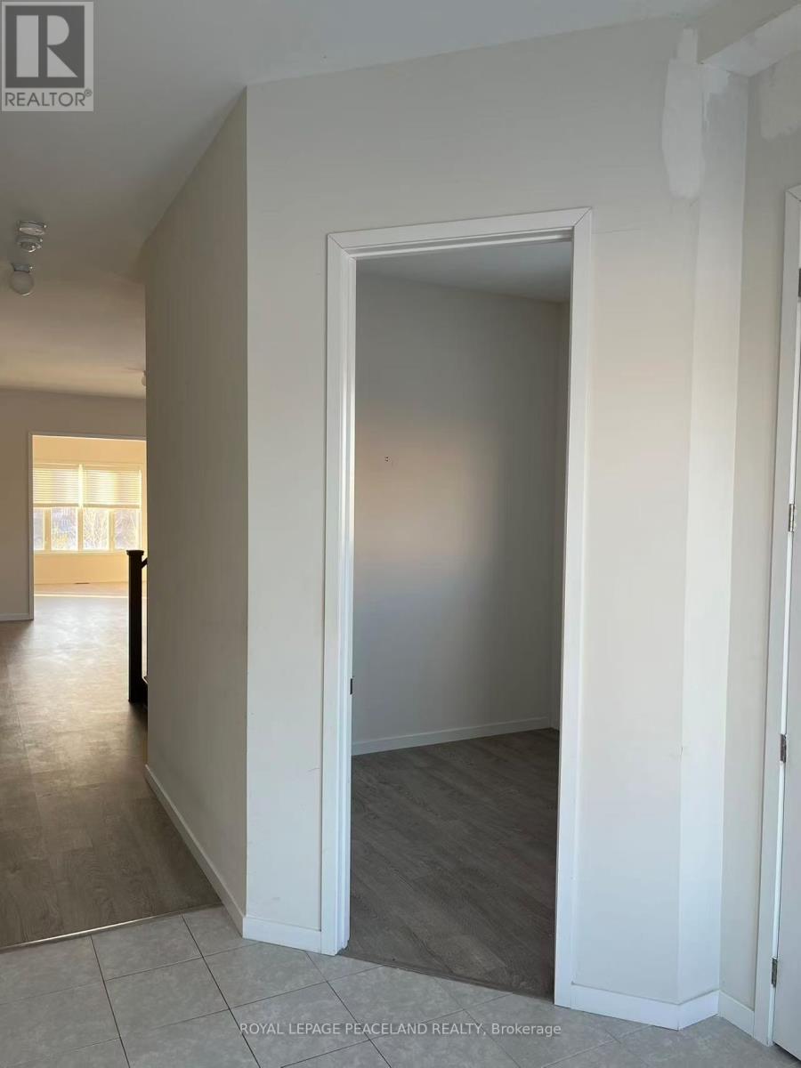 280 Elyse Court, Aurora, Ontario  L4G 2C9 - Photo 4 - N12790260