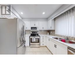 8 STEPHENSEN COURT, Brampton, Ontario