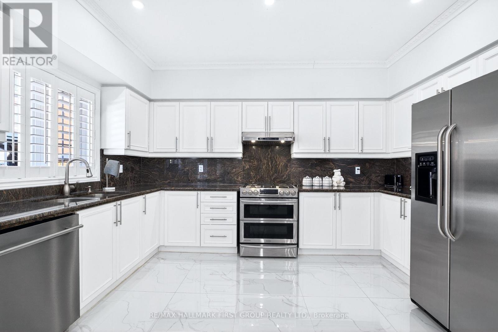 18 Buster Drive, Brampton, Ontario  L6Y 5P8 - Photo 16 - W12826992