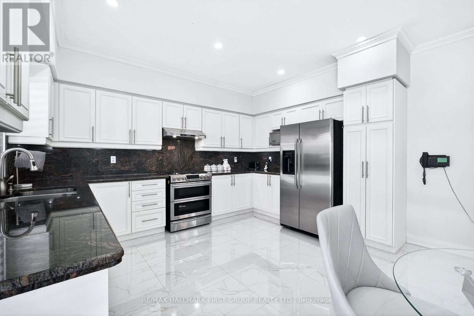 18 Buster Drive, Brampton, Ontario  L6Y 5P8 - Photo 21 - W12826992