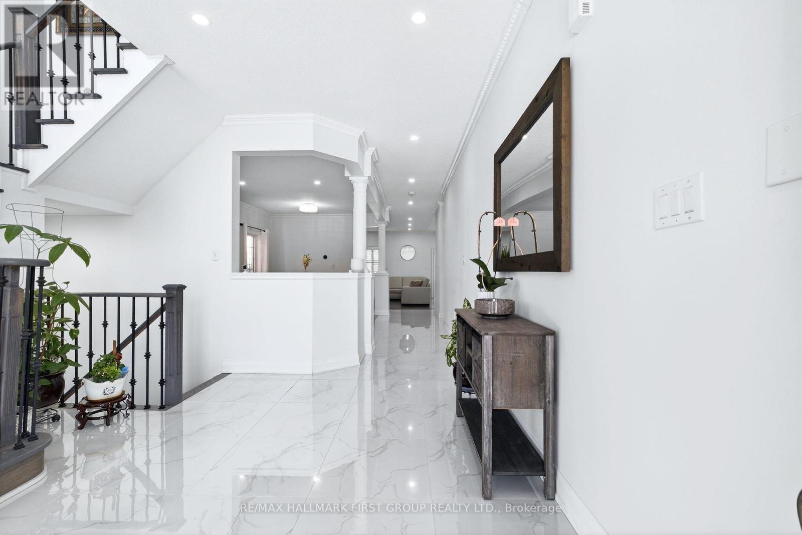 18 Buster Drive, Brampton, Ontario  L6Y 5P8 - Photo 3 - W12826992