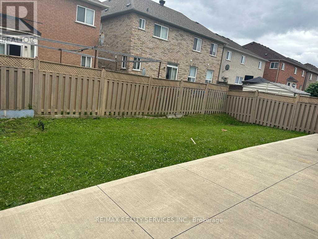 (Lower) - 17 Eagle Plains Drive, Brampton (Sandringham-Wellington), Ontario  L3R 3M6 - Photo 14 - W12826994
