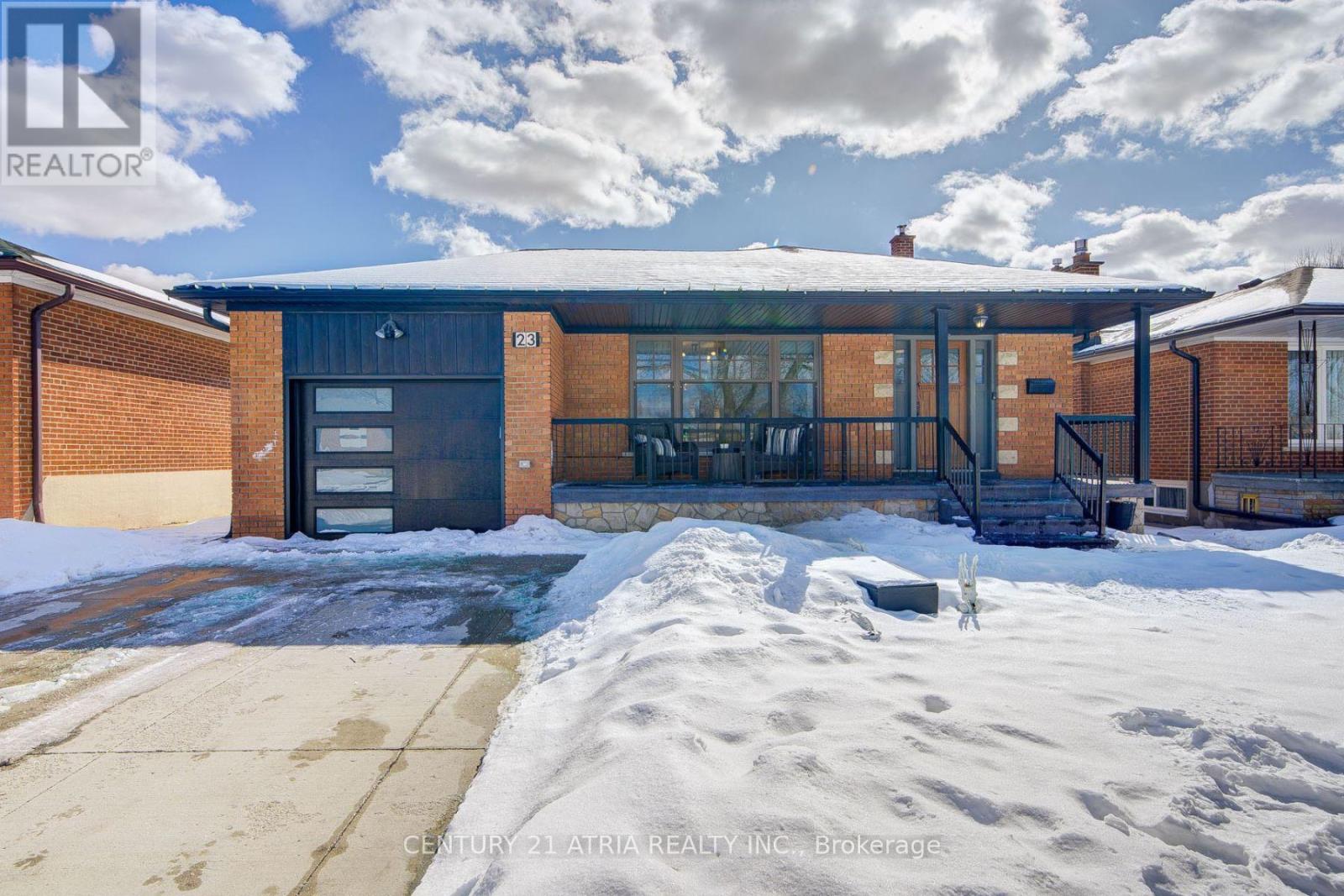 23 LADBROOKE ROAD, Toronto, Ontario