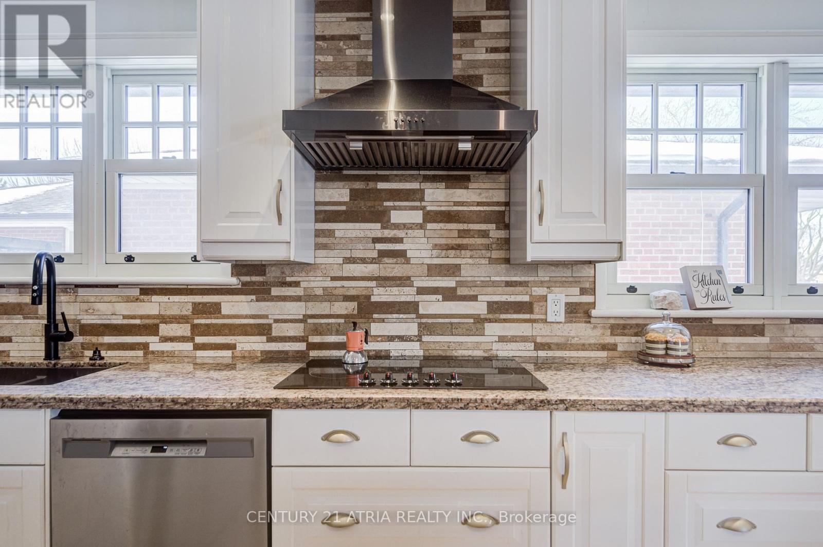 23 Ladbrooke Road, Toronto, Ontario  M3R 2A7 - Photo 11 - W12826996