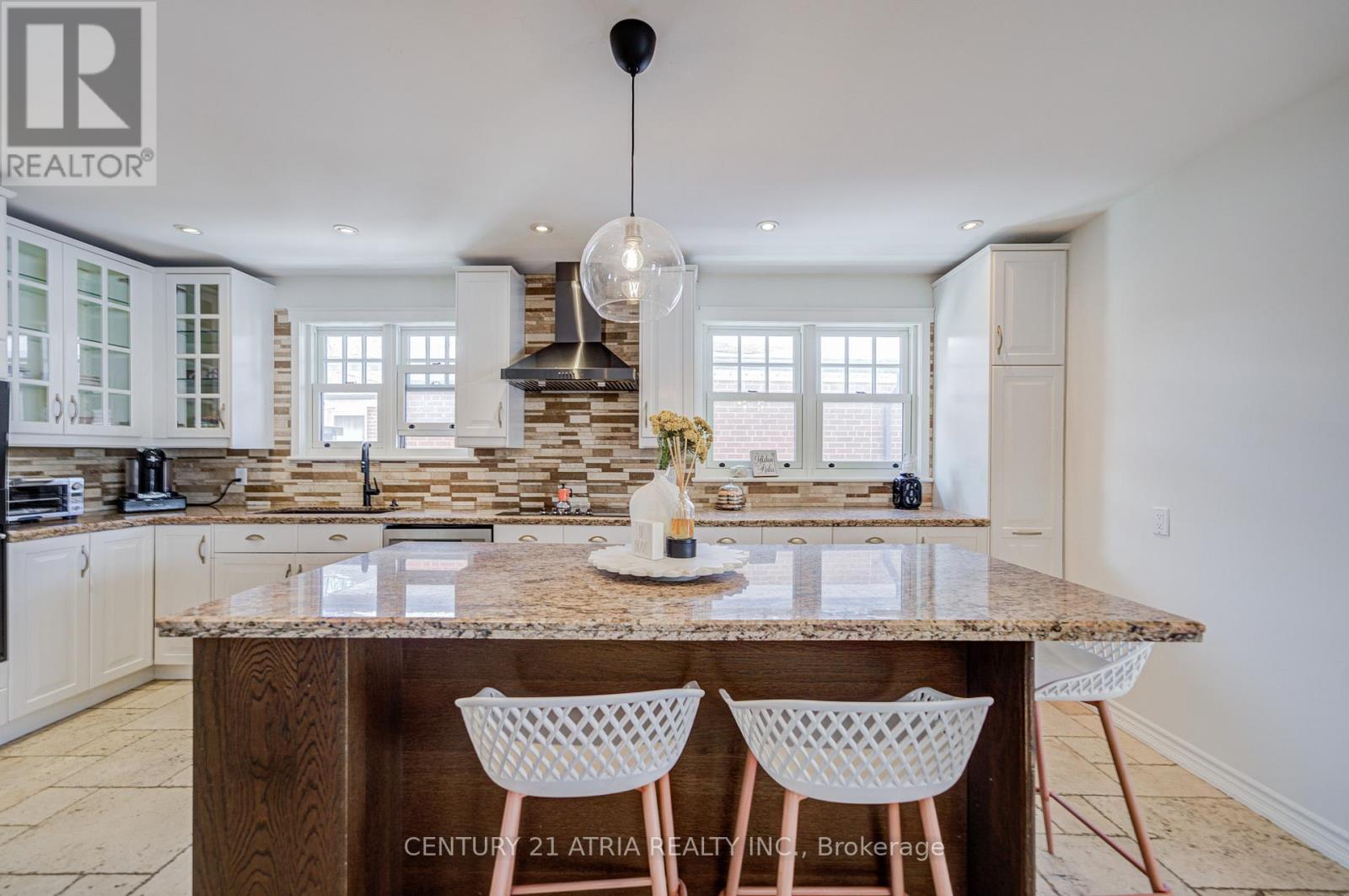 23 Ladbrooke Road, Toronto, Ontario  M3R 2A7 - Photo 12 - W12826996